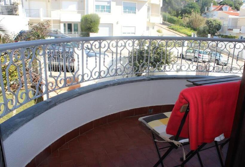 اتاق استاندارد با سرویس بهداشتی مشترک, Ericeira Chill Hill Hostel & Private Rooms   Peach Garden