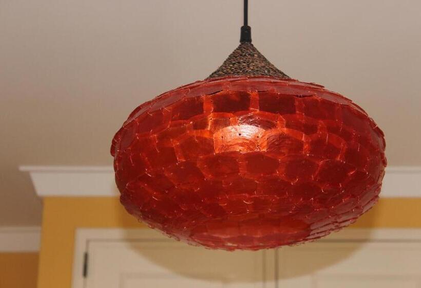 اتاق استاندارد با سرویس بهداشتی مشترک, Ericeira Chill Hill Hostel & Private Rooms   Peach Garden