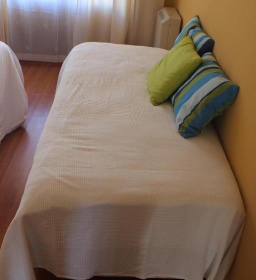Номер Стандарт Совместная Ванная, Ericeira Chill Hill Hostel & Private Rooms   Peach Garden
