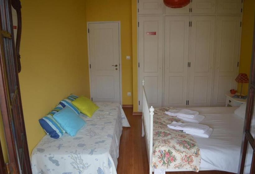 Номер Стандарт Совместная Ванная, Ericeira Chill Hill Hostel & Private Rooms   Peach Garden