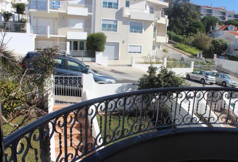 اتاق استاندارد با سرویس بهداشتی مشترک, Ericeira Chill Hill Hostel & Private Rooms   Peach Garden