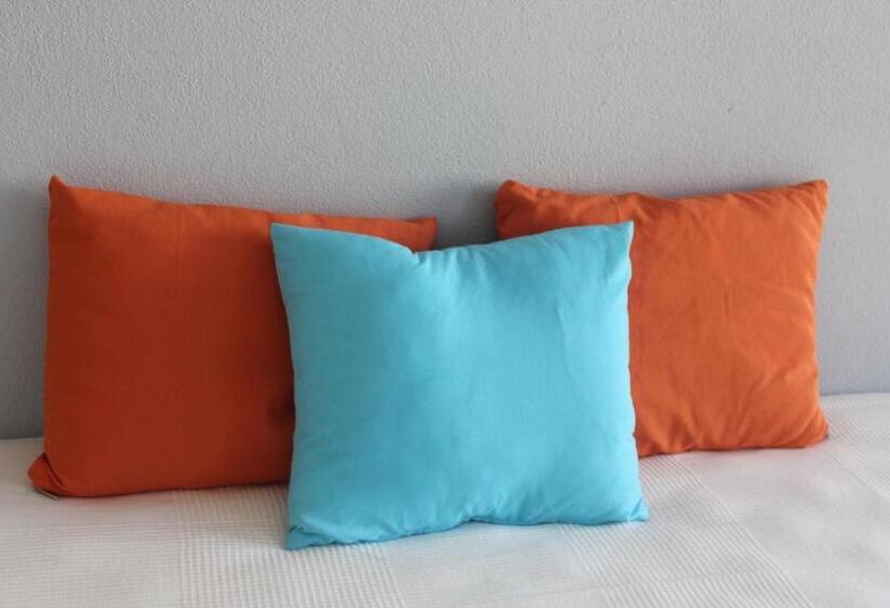 اتاق استاندارد با بالکن, Ericeira Chill Hill Hostel & Private Rooms   Peach Garden