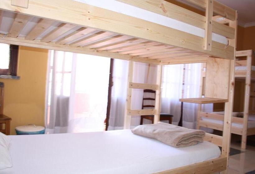 تختخواب در اتاق مشترک, Ericeira Chill Hill Hostel & Private Rooms   Peach Garden