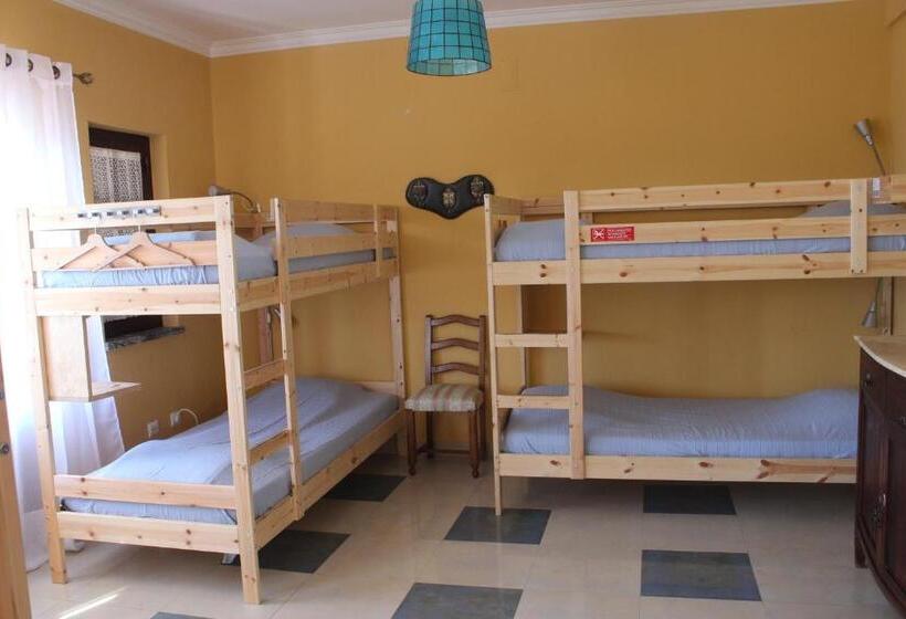 تختخواب در اتاق مشترک, Ericeira Chill Hill Hostel & Private Rooms   Peach Garden