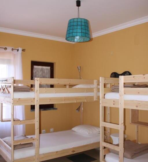 تختخواب در اتاق مشترک, Ericeira Chill Hill Hostel & Private Rooms   Peach Garden