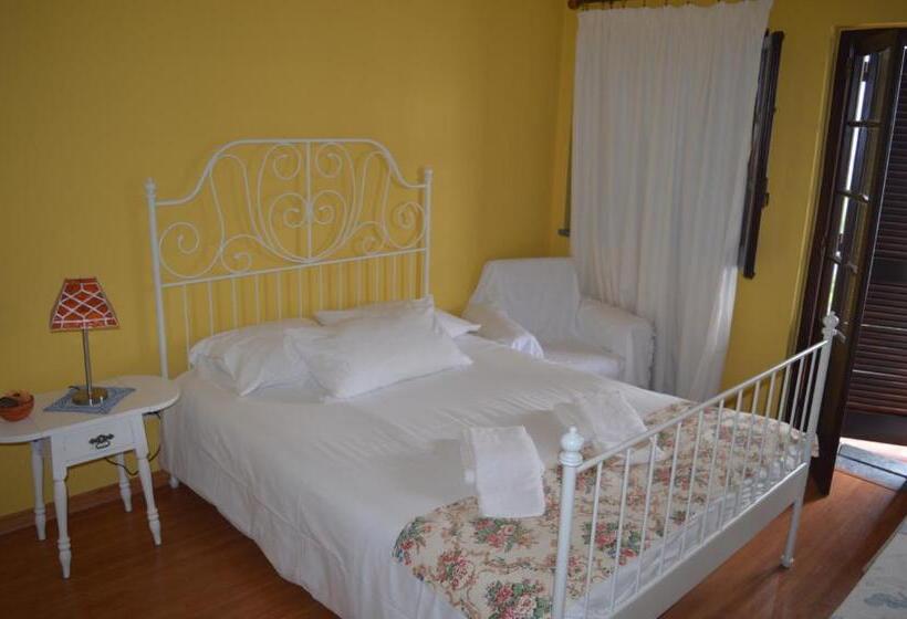 Номер Стандарт Совместная Ванная, Ericeira Chill Hill Hostel & Private Rooms   Peach Garden