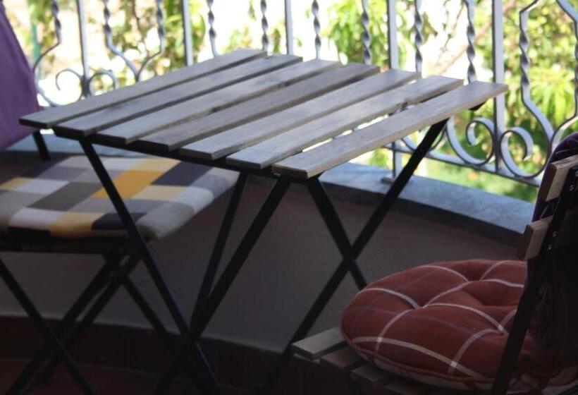 اتاق استاندارد با بالکن, Ericeira Chill Hill Hostel & Private Rooms   Peach Garden