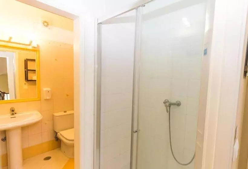 ルームシェアのワンベッド, Ericeira Chill Hill Hostel & Private Rooms   Peach Garden