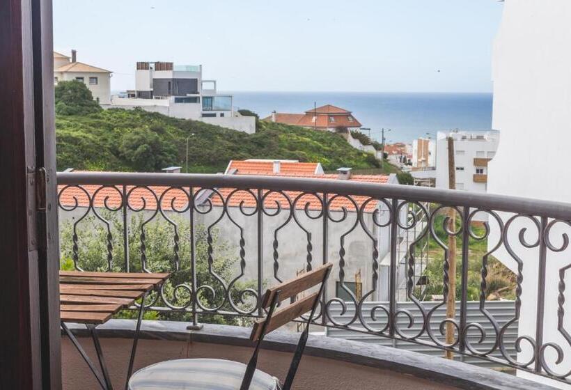 Кровать в Общей Комнате, Ericeira Chill Hill Hostel & Private Rooms   Peach Garden