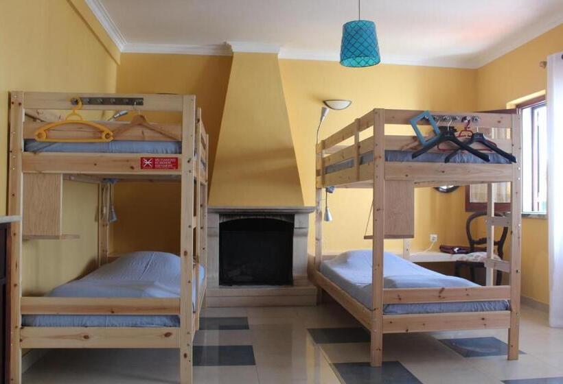 تختخواب در اتاق مشترک, Ericeira Chill Hill Hostel & Private Rooms   Peach Garden