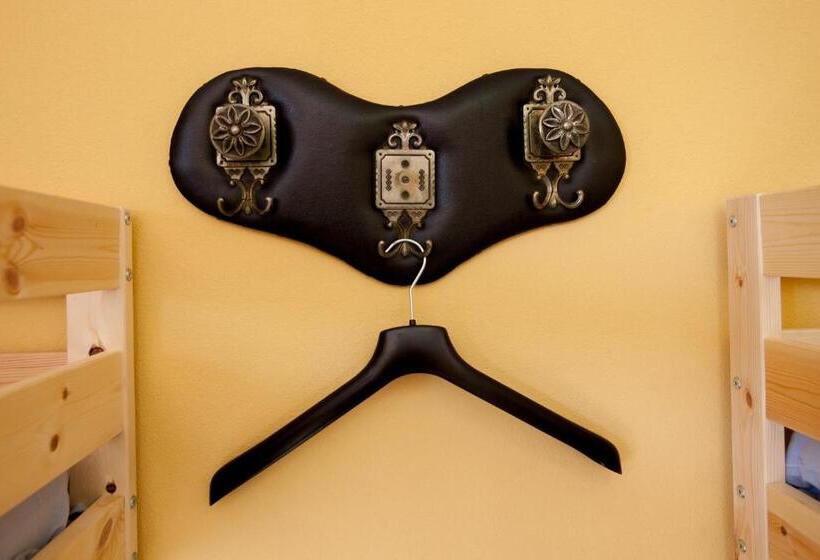 تختخواب در اتاق مشترک, Ericeira Chill Hill Hostel & Private Rooms   Peach Garden