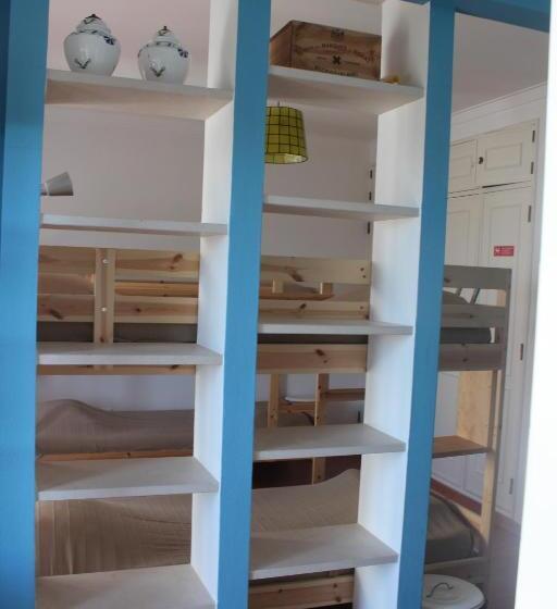 Кровать в Общей Комнате, Ericeira Chill Hill Hostel & Private Rooms   Peach Garden