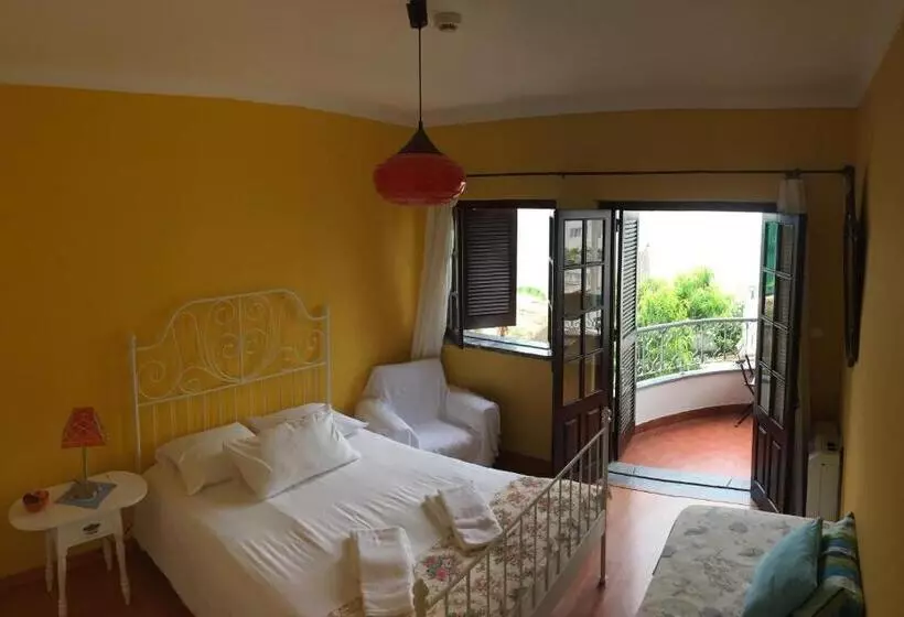バス共有のスタンダードルーム, Ericeira Chill Hill Hostel & Private Rooms   Peach Garden