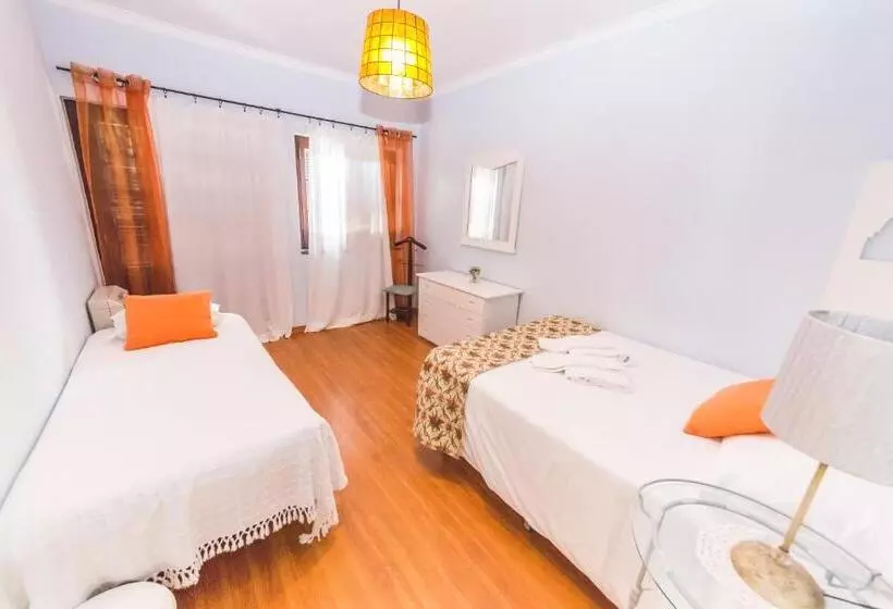 バルコニー付きスタンダードルーム, Ericeira Chill Hill Hostel & Private Rooms   Peach Garden