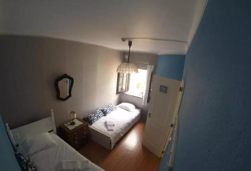 バス共有のスタンダードルーム, Ericeira Chill Hill Hostel & Private Rooms   Peach Garden