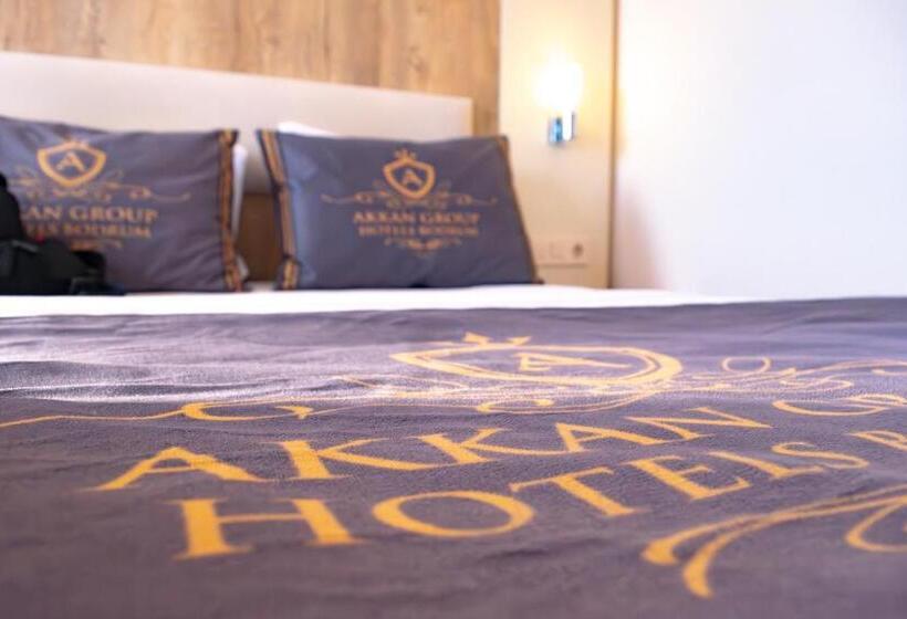 غرفة عائلية, Akkan Beach