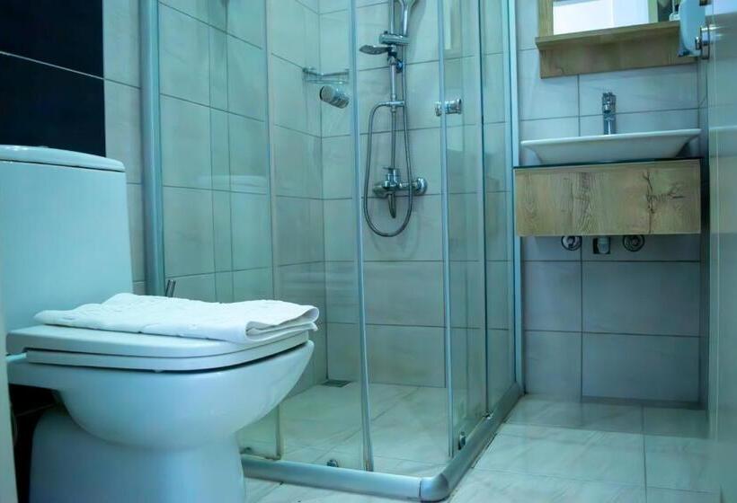 غرفة قياسية, Akkan Beach