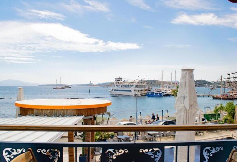 غرفة عائلية مطلّة علي البحر, Akkan Beach