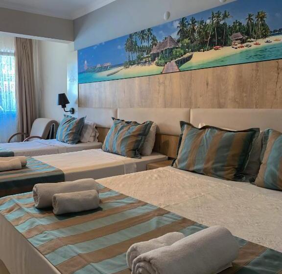 غرفة عائلية, Akkan Beach