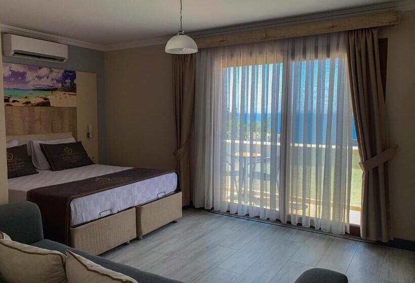 غرفة قياسية, Akkan Beach