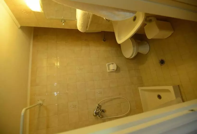Habitació Estàndard, Argo