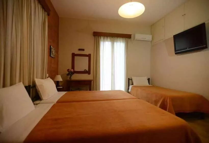 Habitació Triple Estàndard, Argo