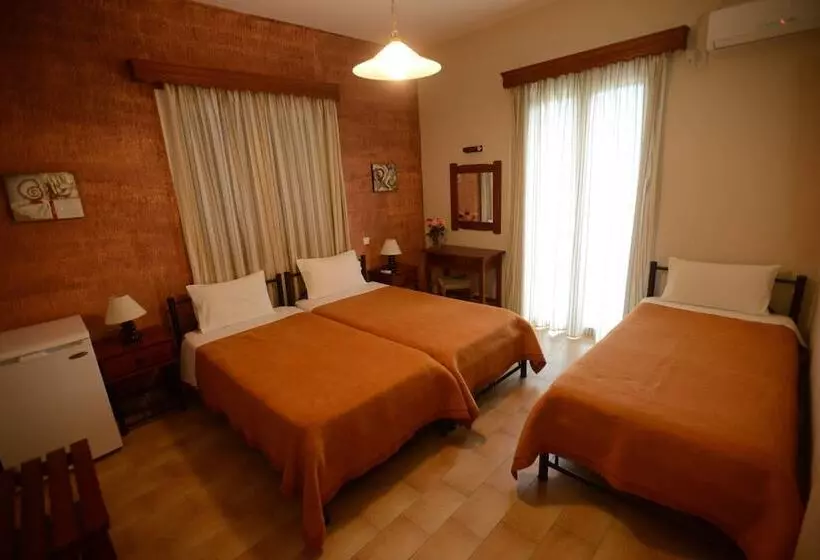 Habitació Triple Estàndard, Argo