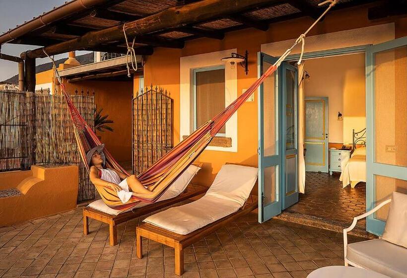 סוויטת ג'וניור נוף לים, Mamma Santina