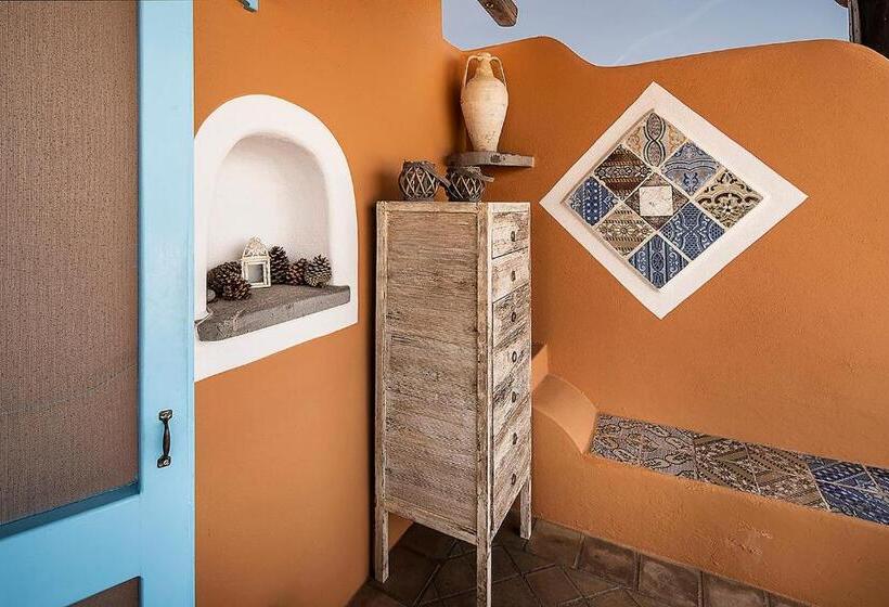 סוויטת ג'וניור נוף לים, Mamma Santina