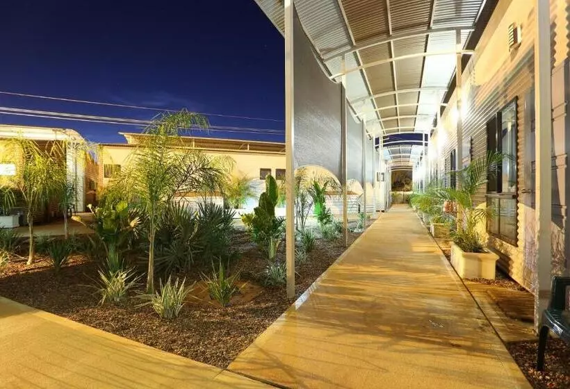 سوییت, Mia Mia House In The Desert