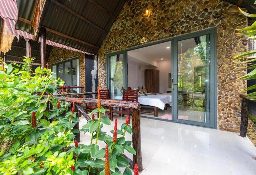 اتاق استاندارد سه تخته با چشم‌انداز باغ, Mai Phuong Resort Phu Quoc