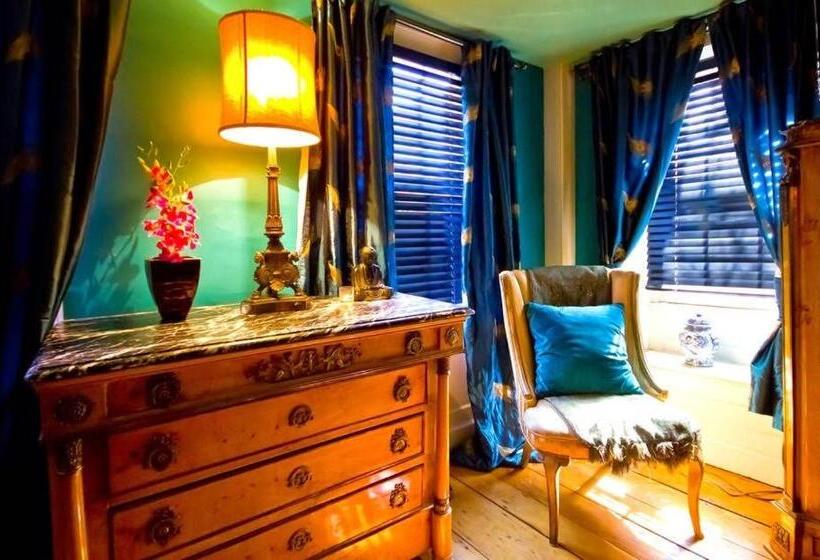 스탠다드 스튜디오 킹침대, Moroccan Boutique Guest House