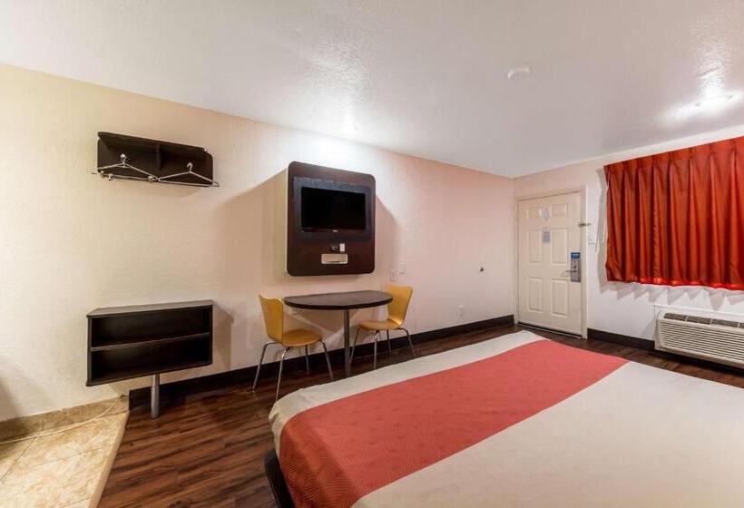 اتاق استاندارد با تخت بزرگ, Motel 6 San Antonio, Tx   Frost Bank Center