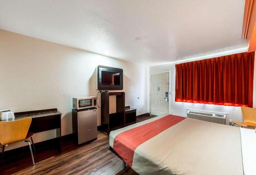 اتاق استاندارد با تخت بزرگ, Motel 6 San Antonio, Tx   Frost Bank Center