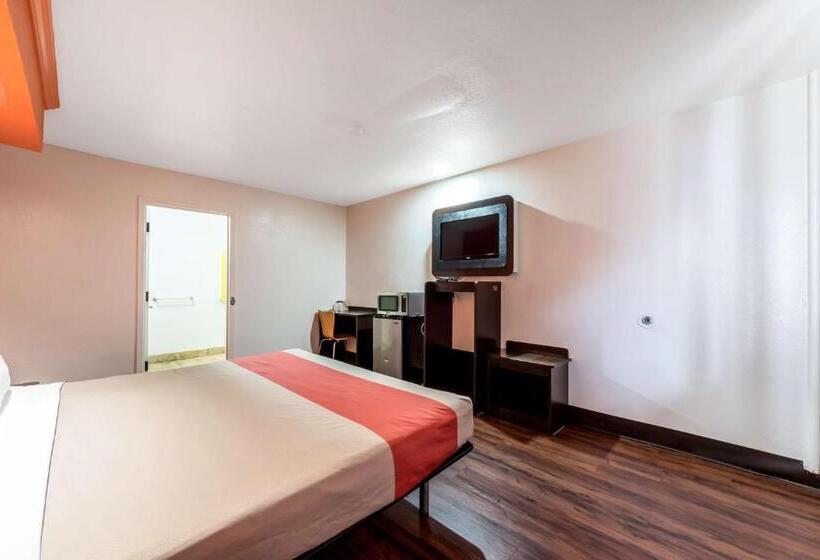 اتاق استاندارد با تخت بزرگ, Motel 6 San Antonio, Tx   Frost Bank Center