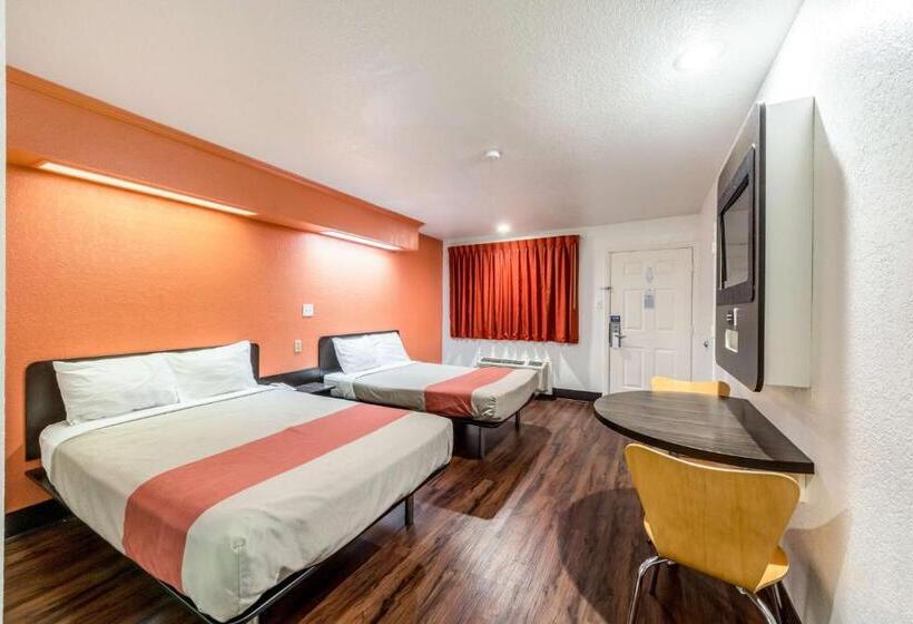اتاق استاندارد چهار تخته, Motel 6 San Antonio, Tx   Frost Bank Center
