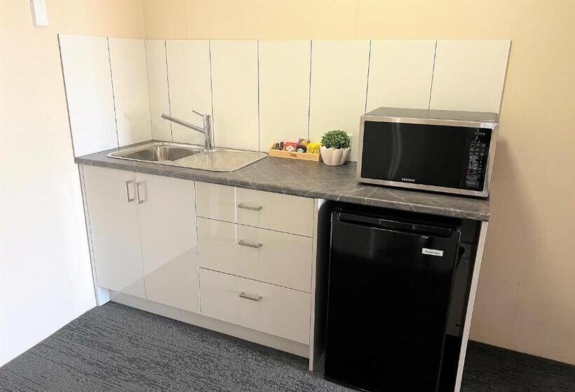 اتاق اجرایی, Bathurst Motor Inn