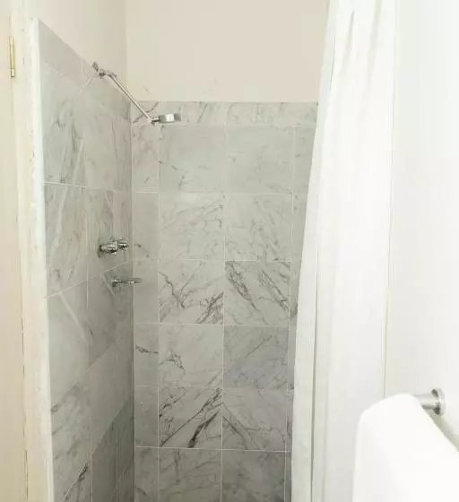 Quarto Basic Individual, Bathurst Motor Inn