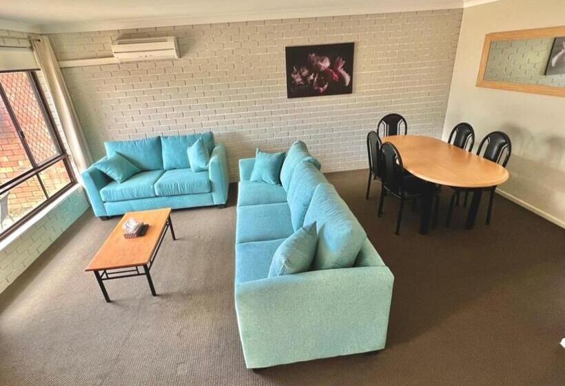 Апартаменты 2 Спальни, Bathurst Motor Inn