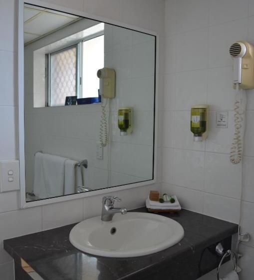 اتاق لوکس خانوادگی, Bathurst Motor Inn