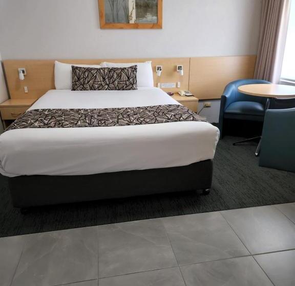 اتاق اکونومی, Bathurst Motor Inn
