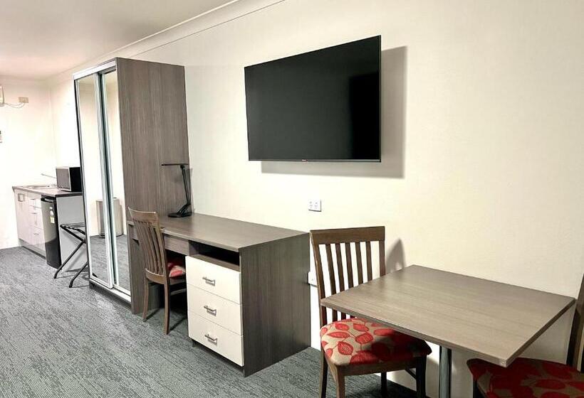 استودیوی استاندارد, Bathurst Motor Inn