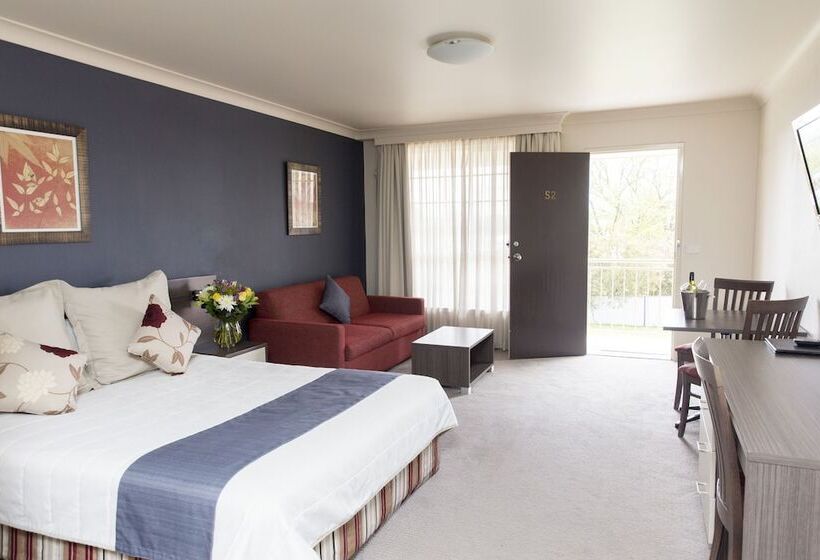 استودیوی استاندارد, Bathurst Motor Inn