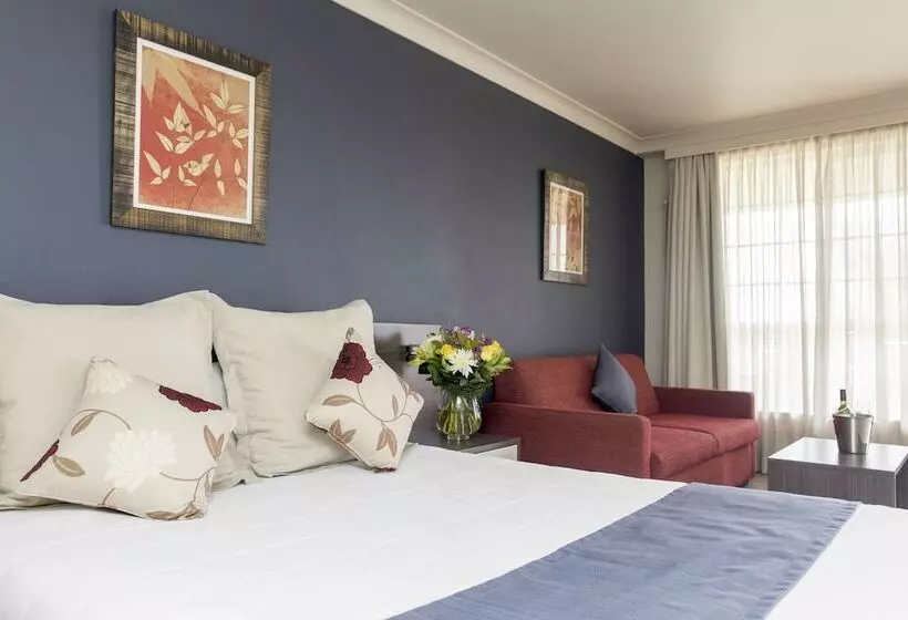 Estúdio Standard, Bathurst Motor Inn
