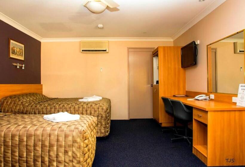 غرفة عائلية, Sunpalms Motel