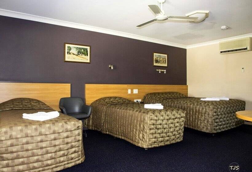 اتاق خانوادگی, Sunpalms Motel