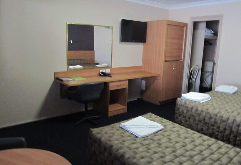 패밀리 룸, Sunpalms Motel