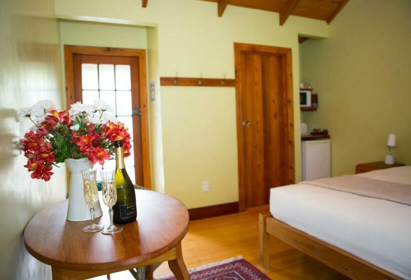 إستوديو قياسى مطلّ علي الحديقة, The Church Accommodation