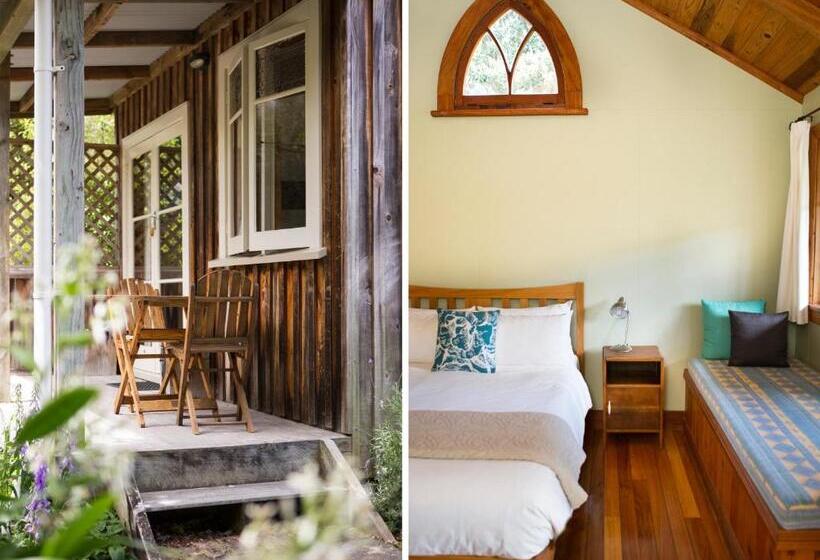 منزل غرفة نوم واحدة, The Church Accommodation