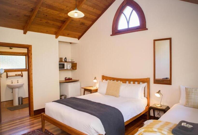 منزل غرفة نوم واحدة, The Church Accommodation